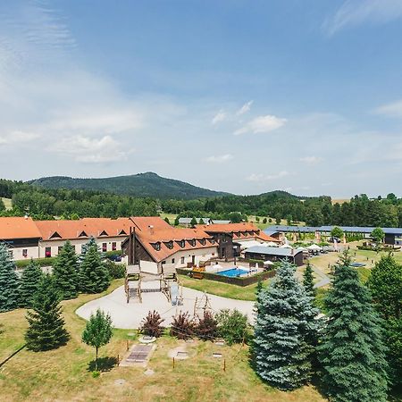 Resort Malevil Jablonné v Podještědí Exteriör bild