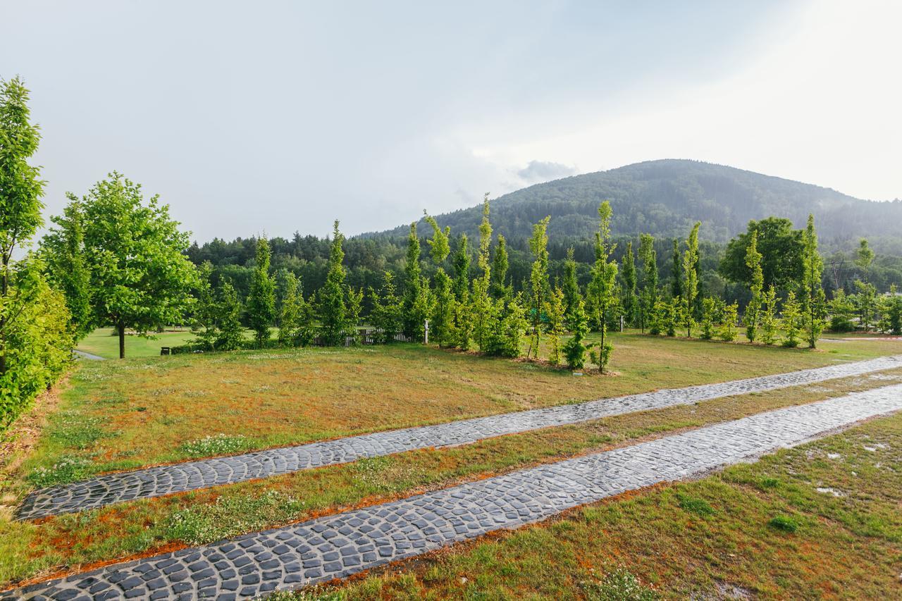 Resort Malevil Jablonné v Podještědí Exteriör bild