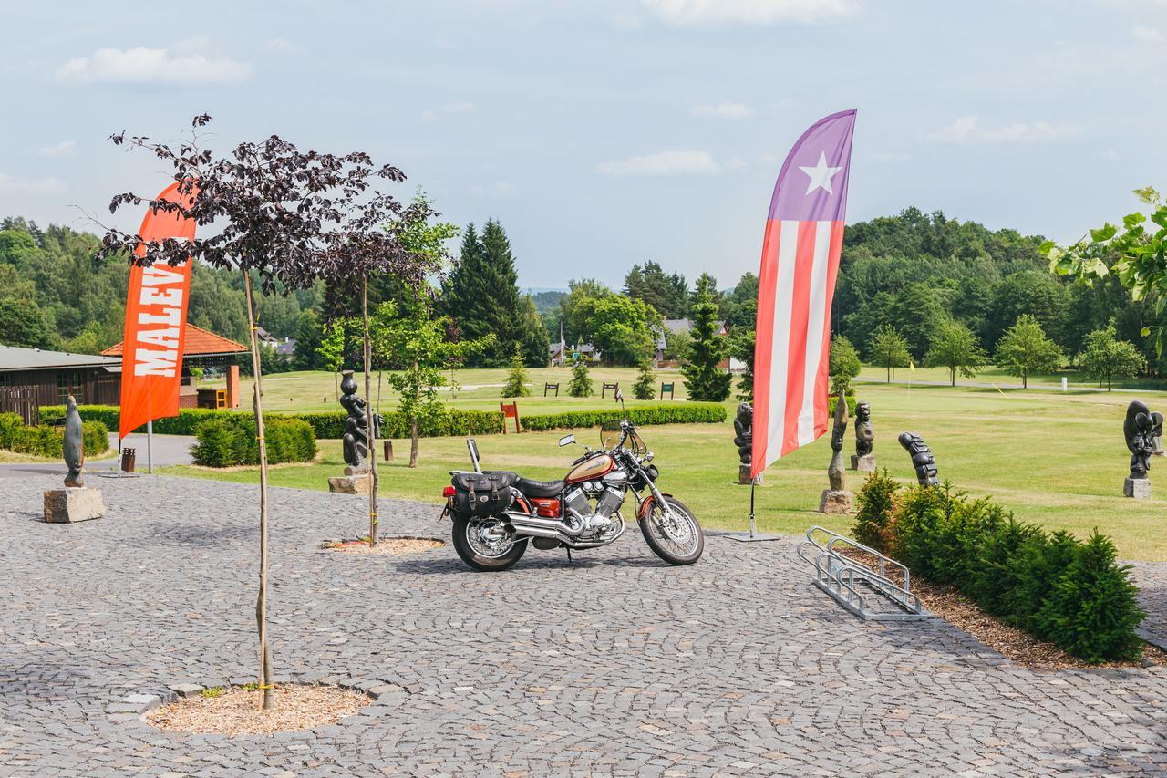 Resort Malevil Jablonné v Podještědí Exteriör bild