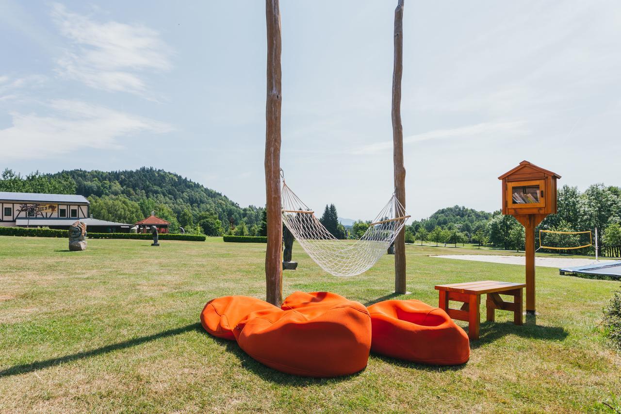 Resort Malevil Jablonné v Podještědí Exteriör bild