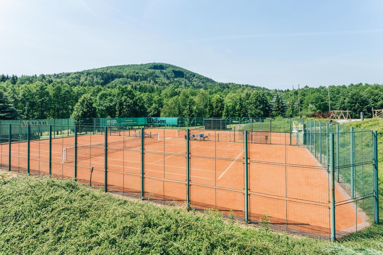 Resort Malevil Jablonné v Podještědí Exteriör bild