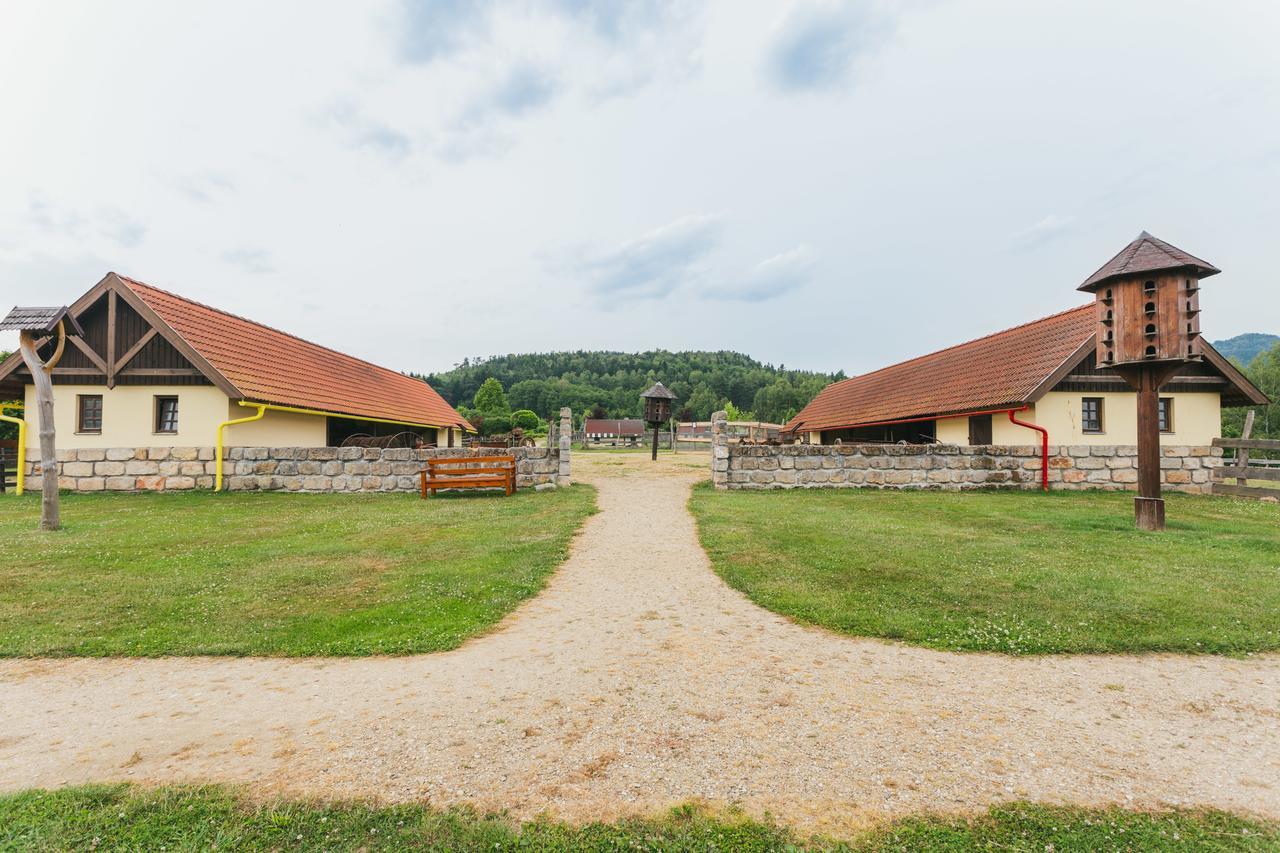 Resort Malevil Jablonné v Podještědí Exteriör bild